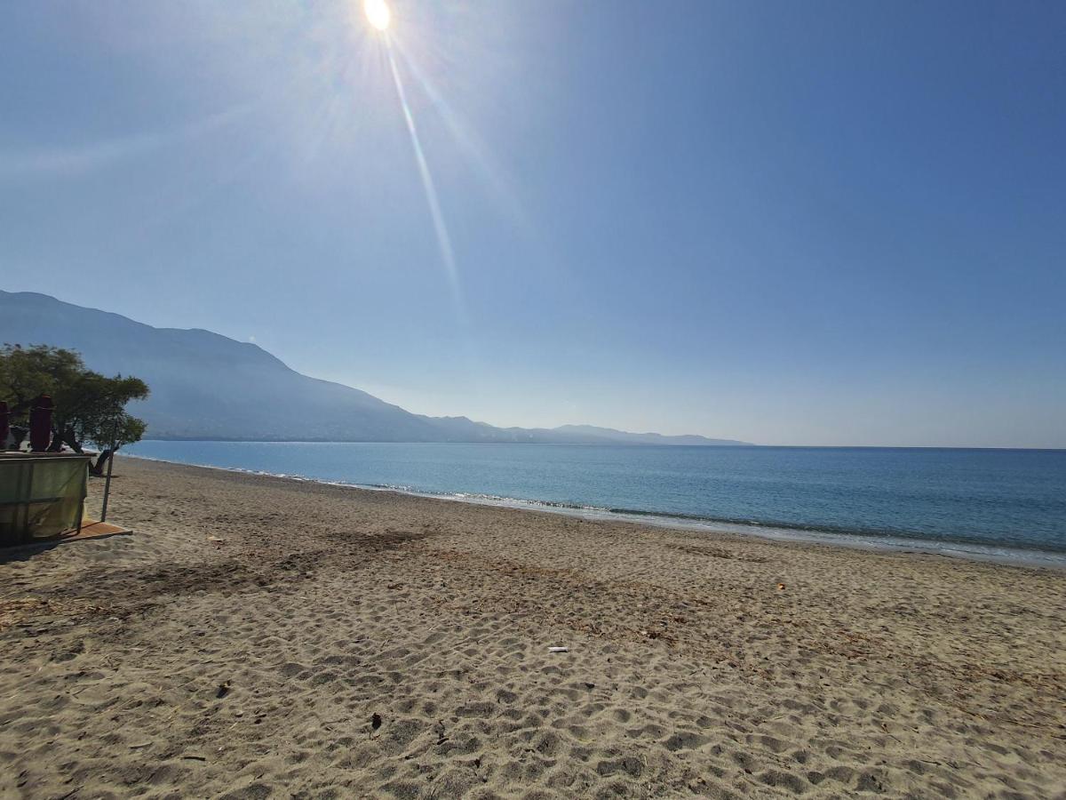 Seaside Beach Apartment กาลามาตา ภายนอก รูปภาพ