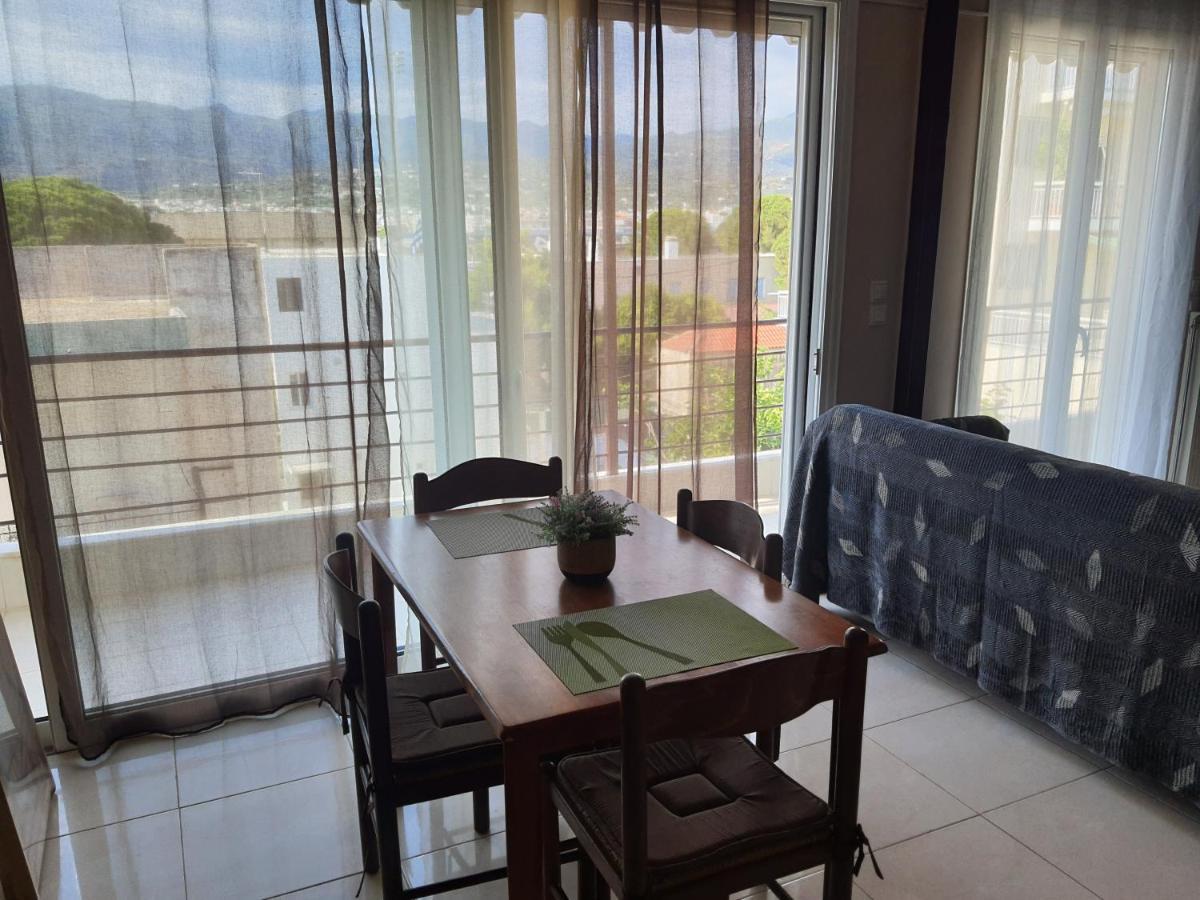 Seaside Beach Apartment กาลามาตา ภายนอก รูปภาพ